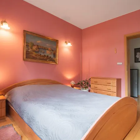 21 By Interhome Apartmán